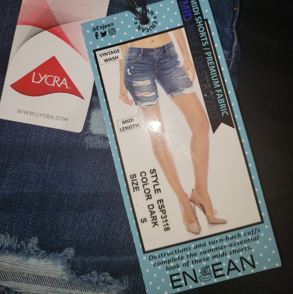 En Jean Dark Rinse Mid Rise Short - Picture 5 of 7